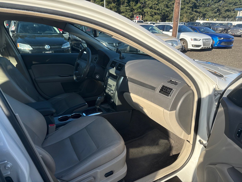 2010 Ford Fusion Image 12