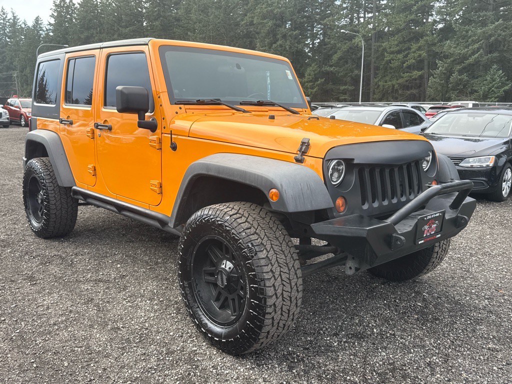 2012 Jeep Wrangler Unlimited Image 2