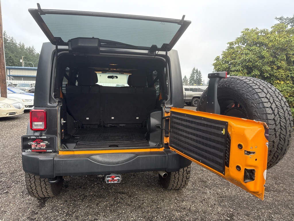 2012 Jeep Wrangler Unlimited Image 11