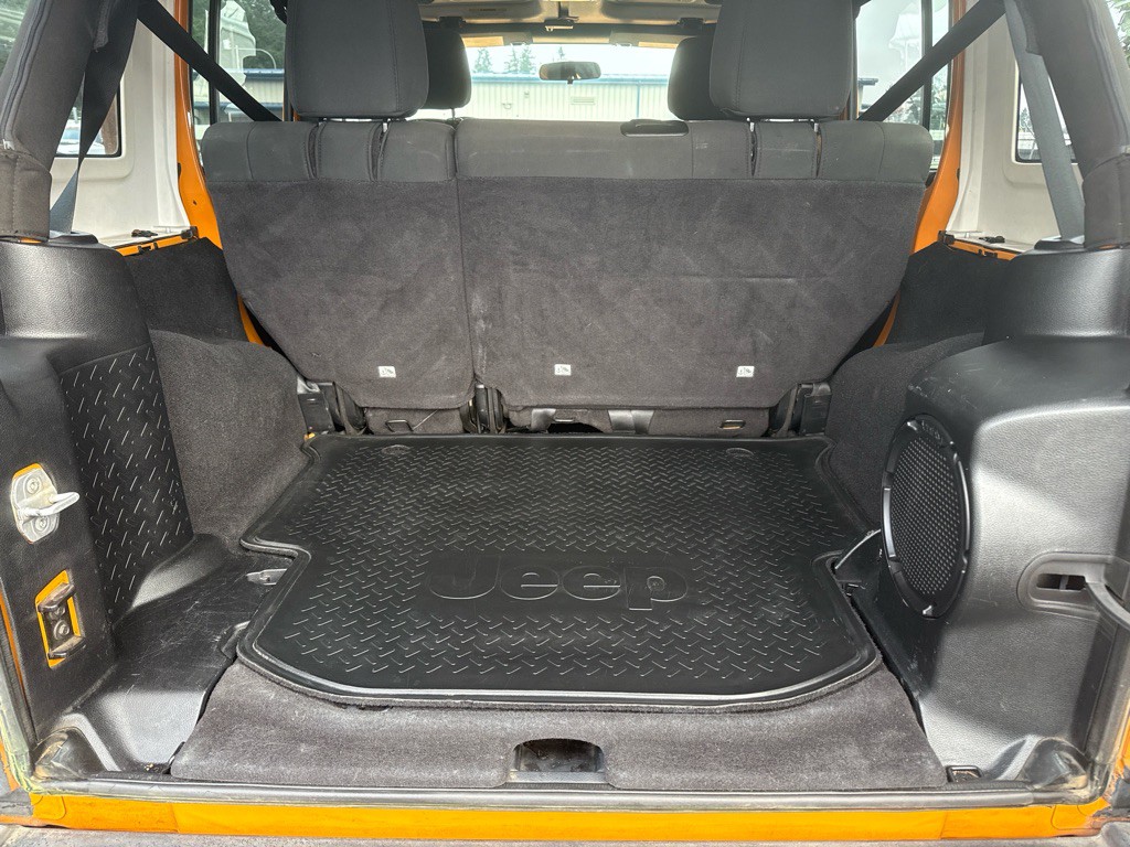 2012 Jeep Wrangler Unlimited Image 12