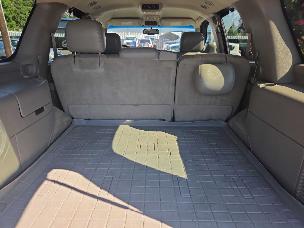 2004 Chevrolet Tahoe Image 9