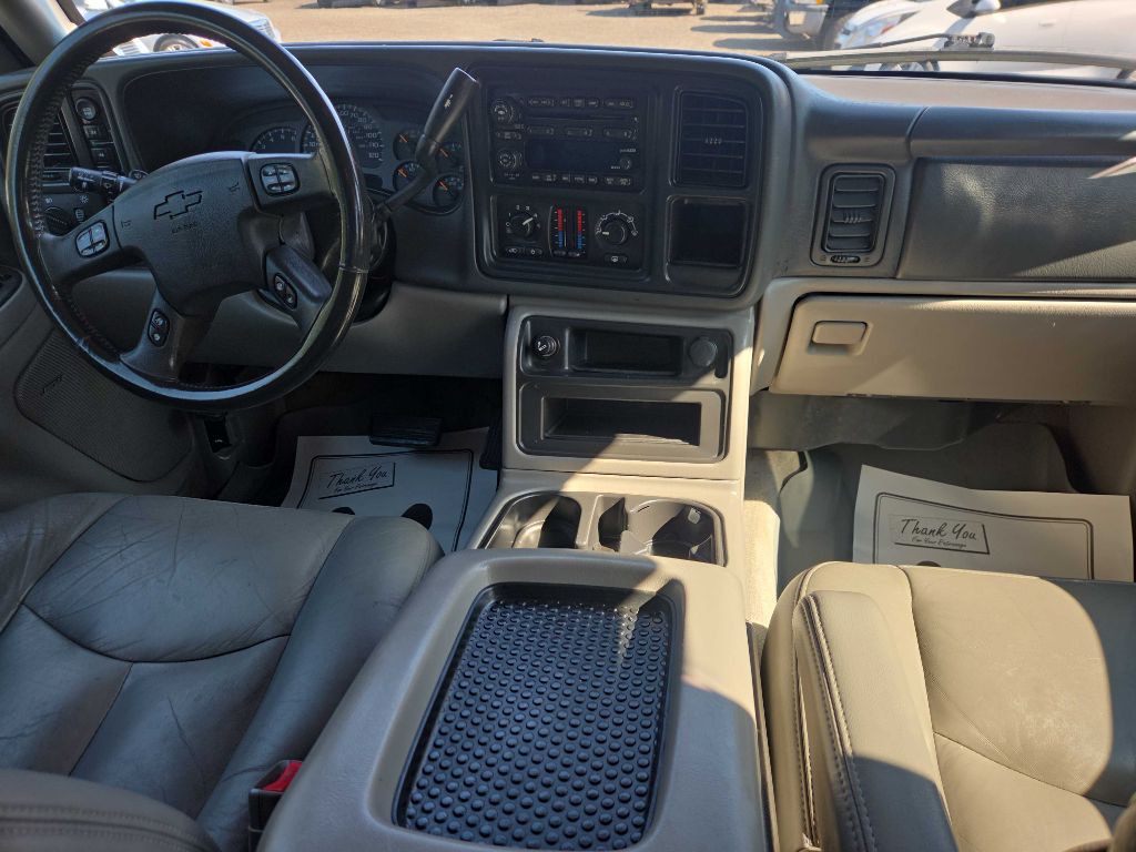 2004 Chevrolet Tahoe Image 13