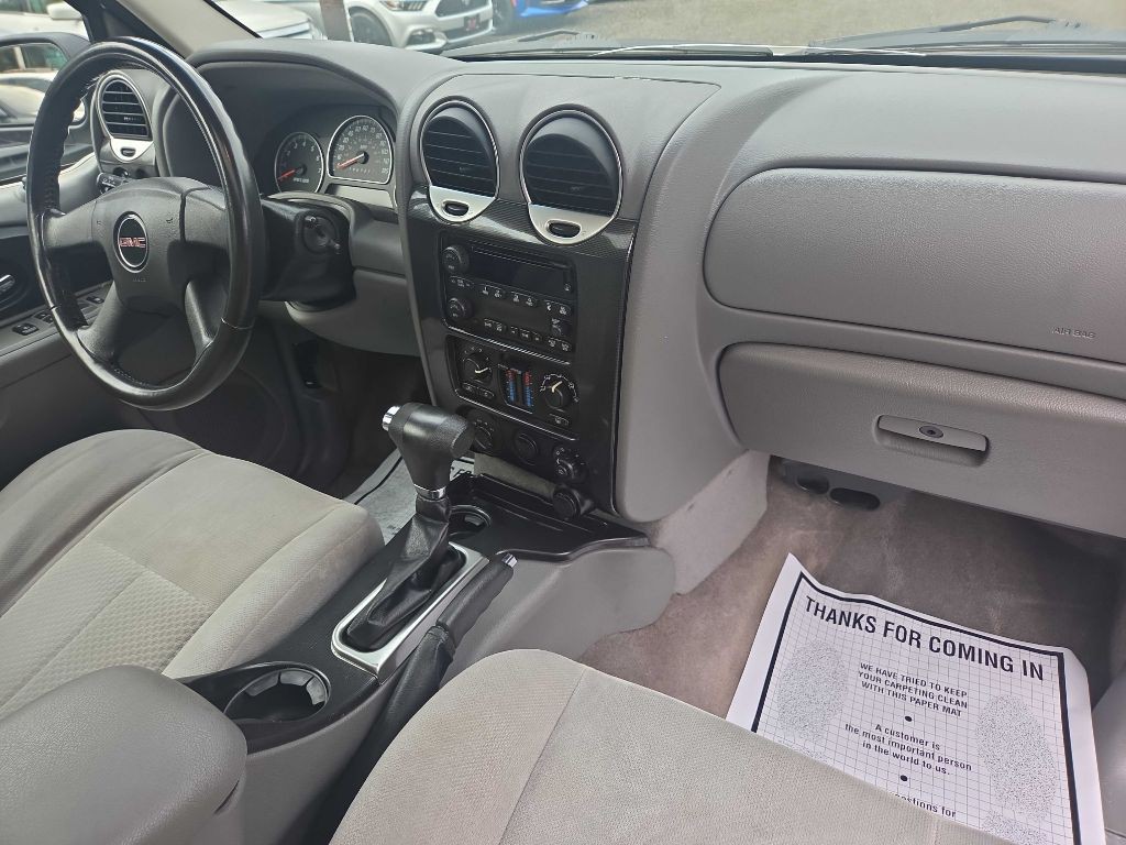 2008 GMC Envoy Image 9