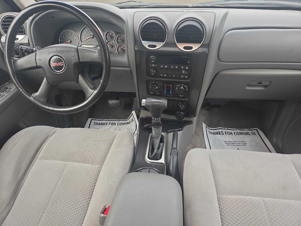 2008 GMC Envoy Image 10