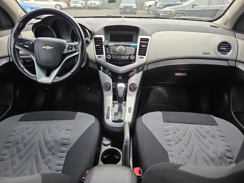 2012 Chevrolet Cruze Image 10