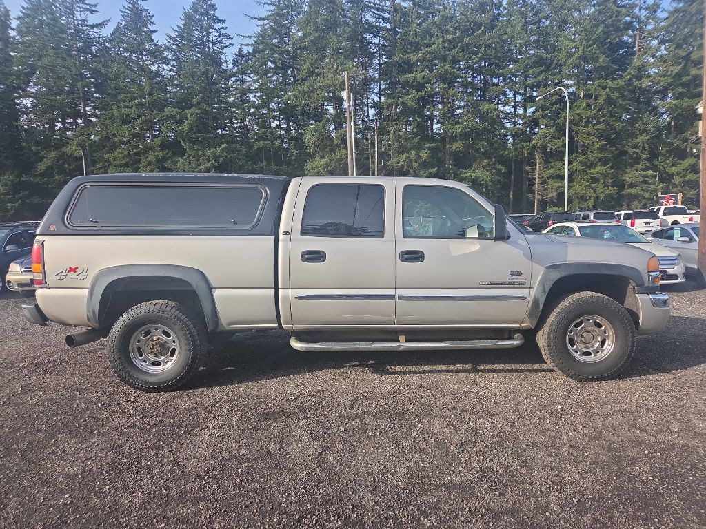 2005 GMC Sierra 2500 Image 1