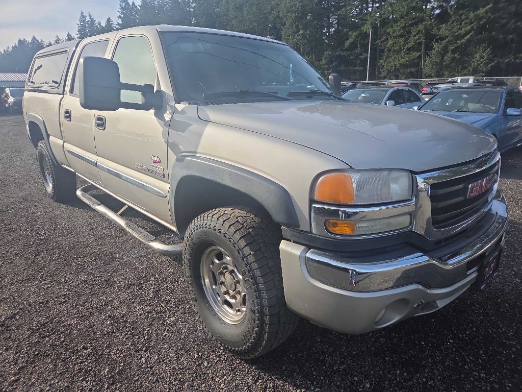 2005 GMC Sierra 2500 Image 2