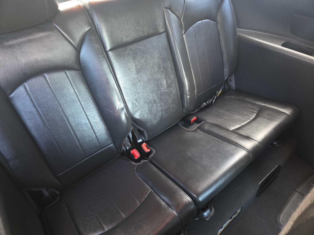 2008 Buick Enclave Image 12