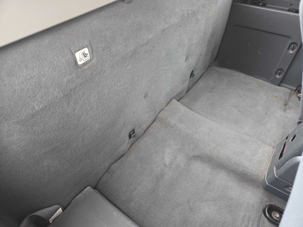 2004 Nissan Frontier Image 11