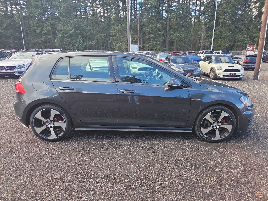 2016 Volkswagen GTI Image 1