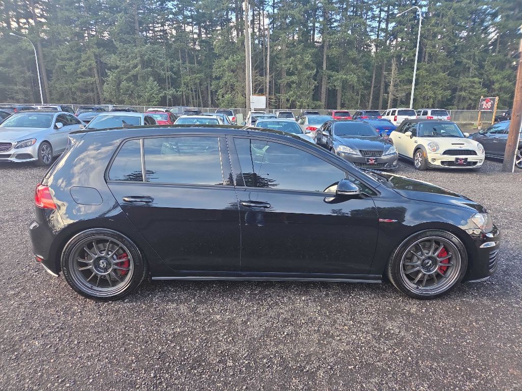 2015 Volkswagen GTI Image 1