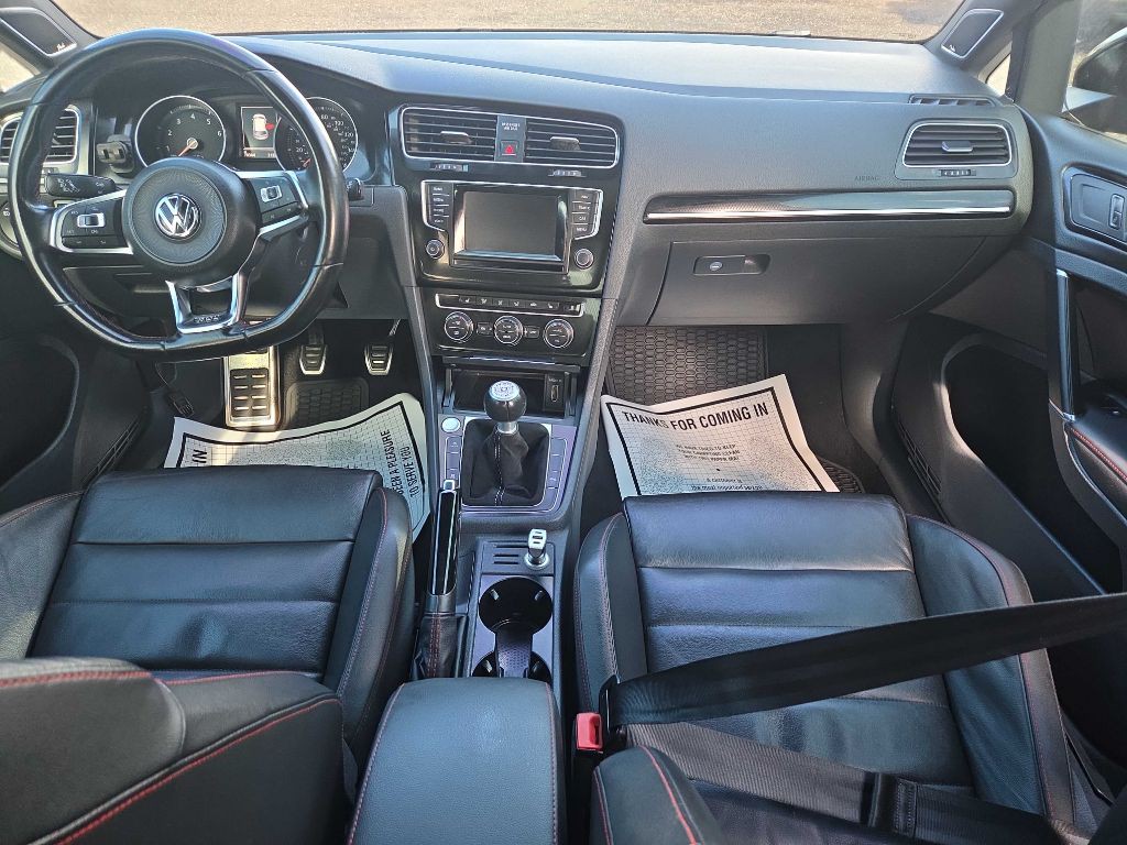 2015 Volkswagen GTI Image 9