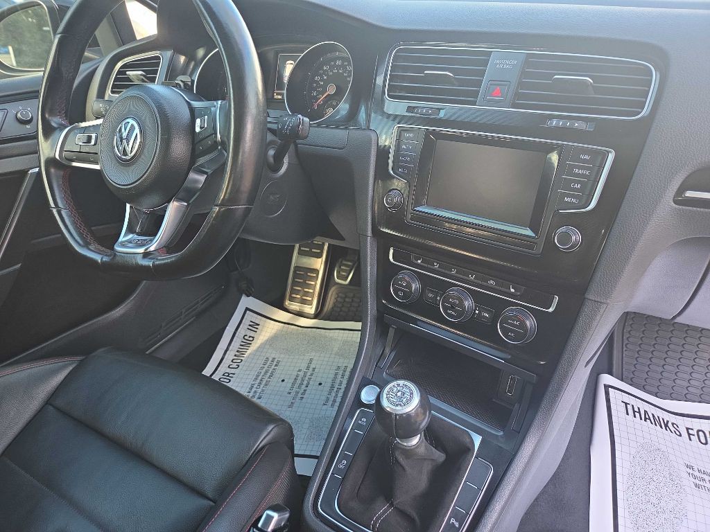 2015 Volkswagen GTI Image 10