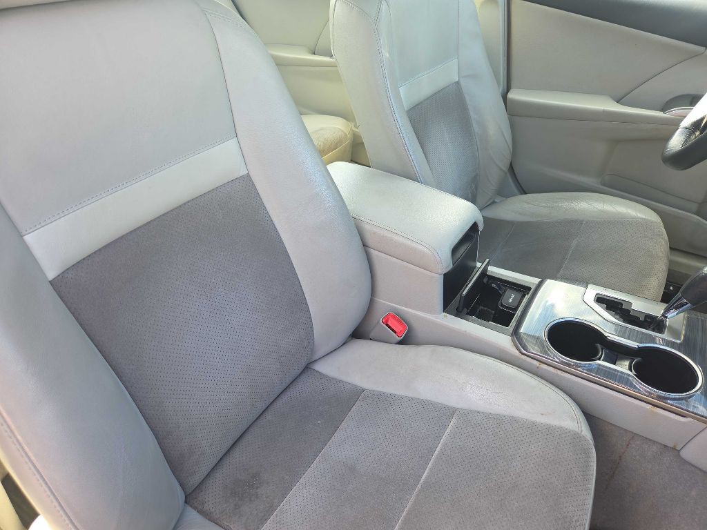 2012 Toyota Camry Image 10