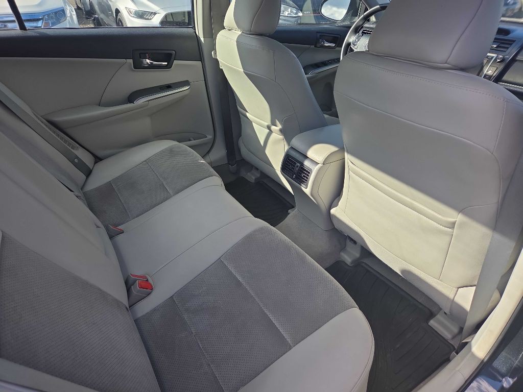 2012 Toyota Camry Image 11