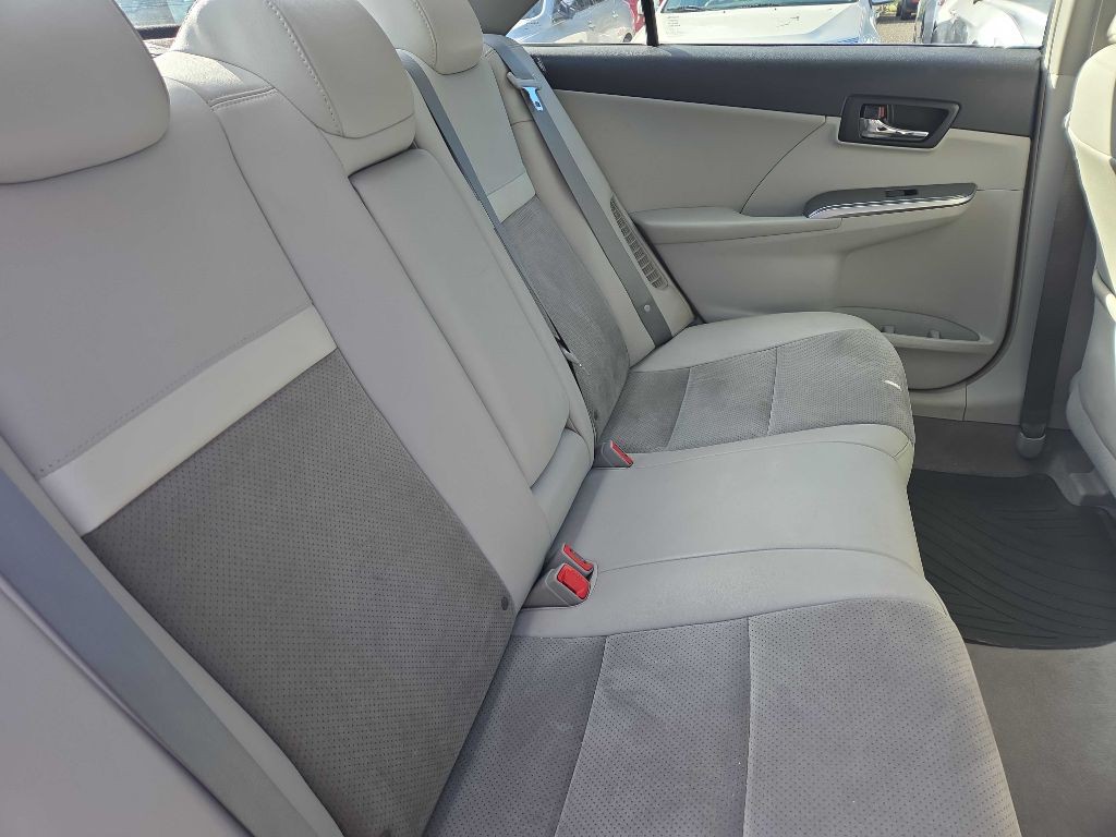 2012 Toyota Camry Image 12