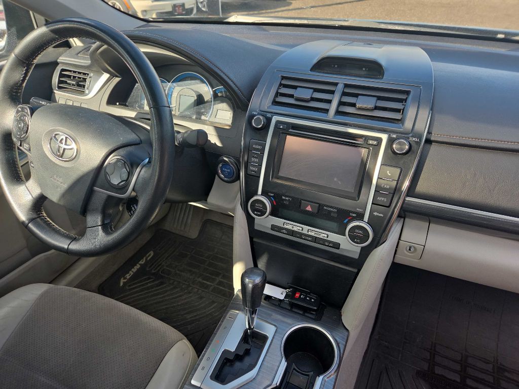 2012 Toyota Camry Image 13
