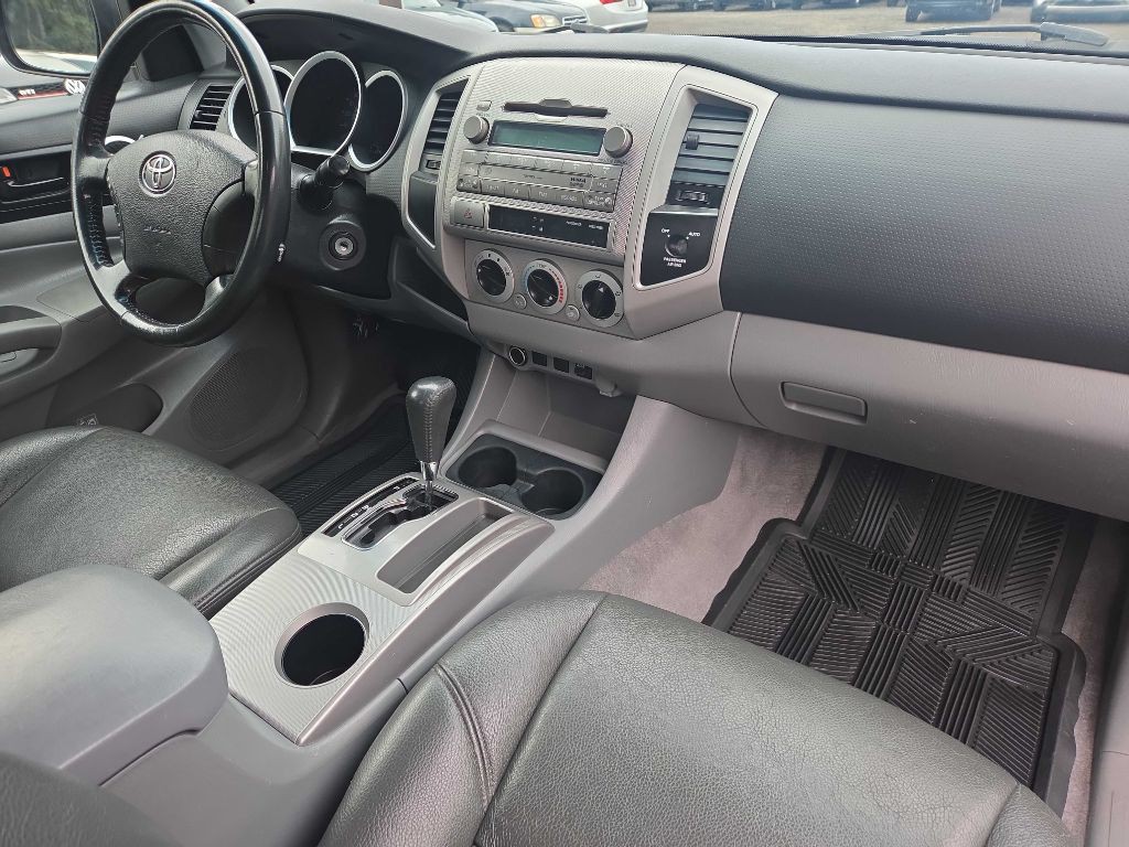 2011 Toyota Tacoma Image 12