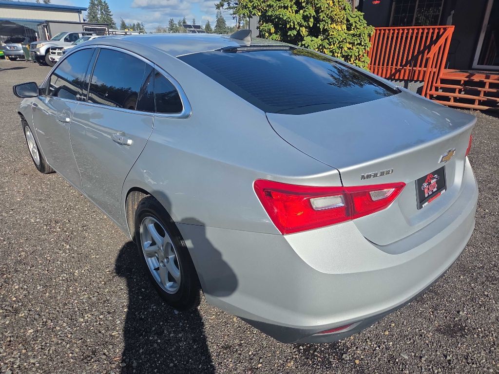 2017 Chevrolet Malibu Image 6