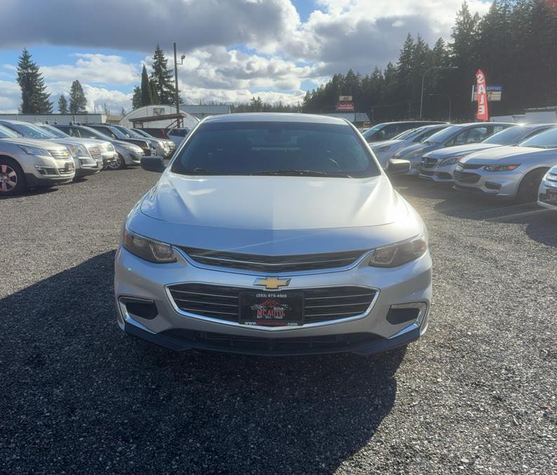 2017 Chevrolet Malibu Image 3