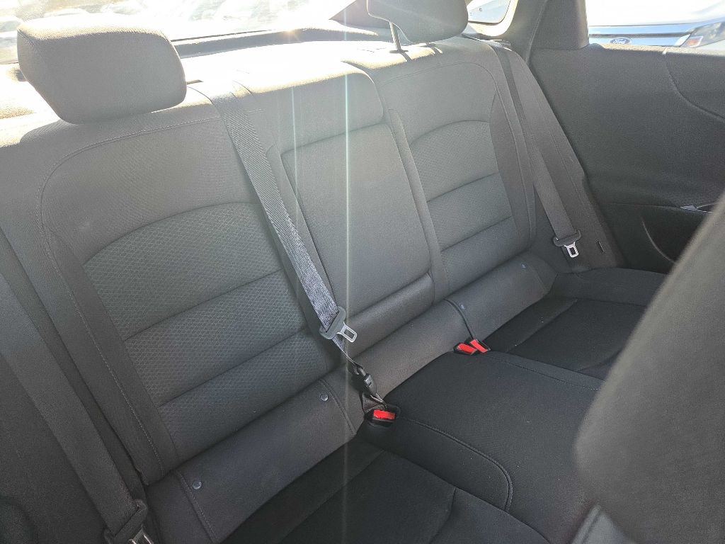 2017 Chevrolet Malibu Image 14