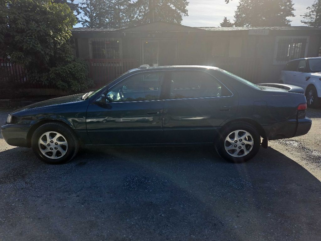 1997 Toyota Camry Image 2