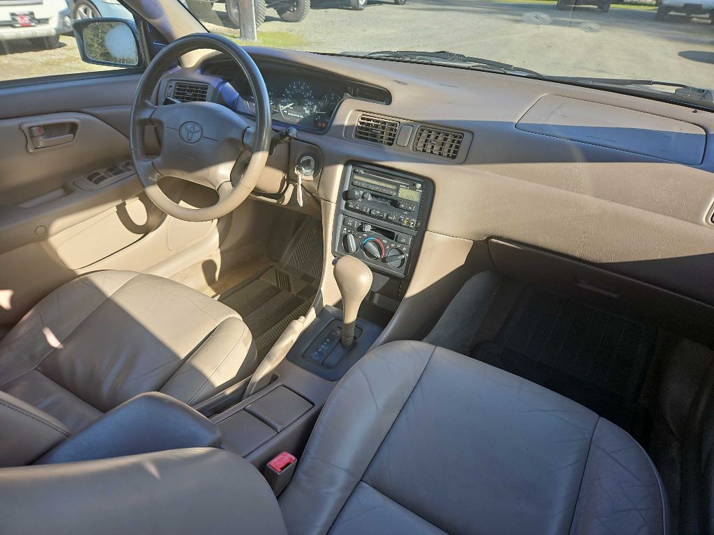 1997 Toyota Camry Image 9