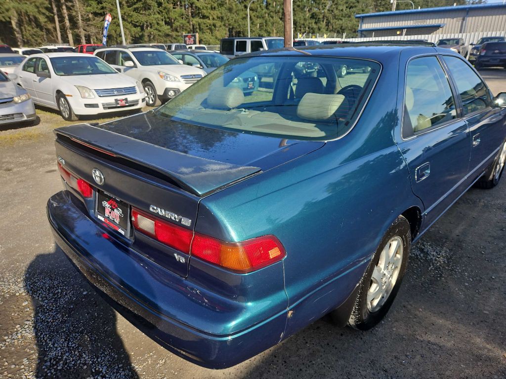 1997 Toyota Camry Image 10