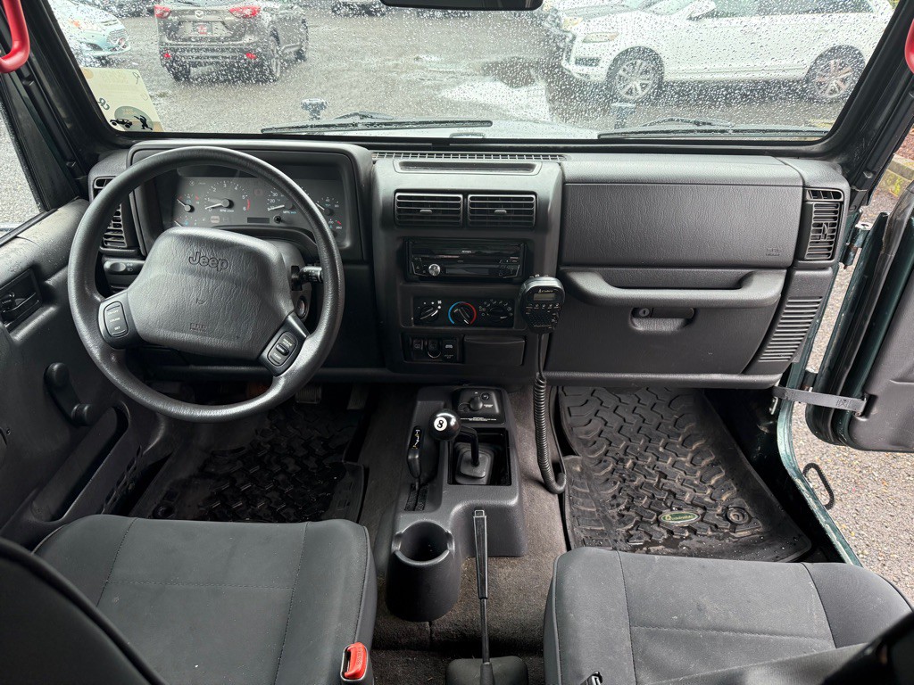 1999 Jeep Wrangler Image 11