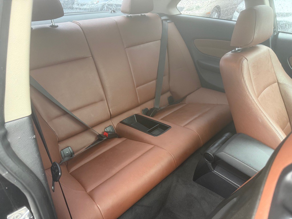 2010 BMW 1 Series Image 11