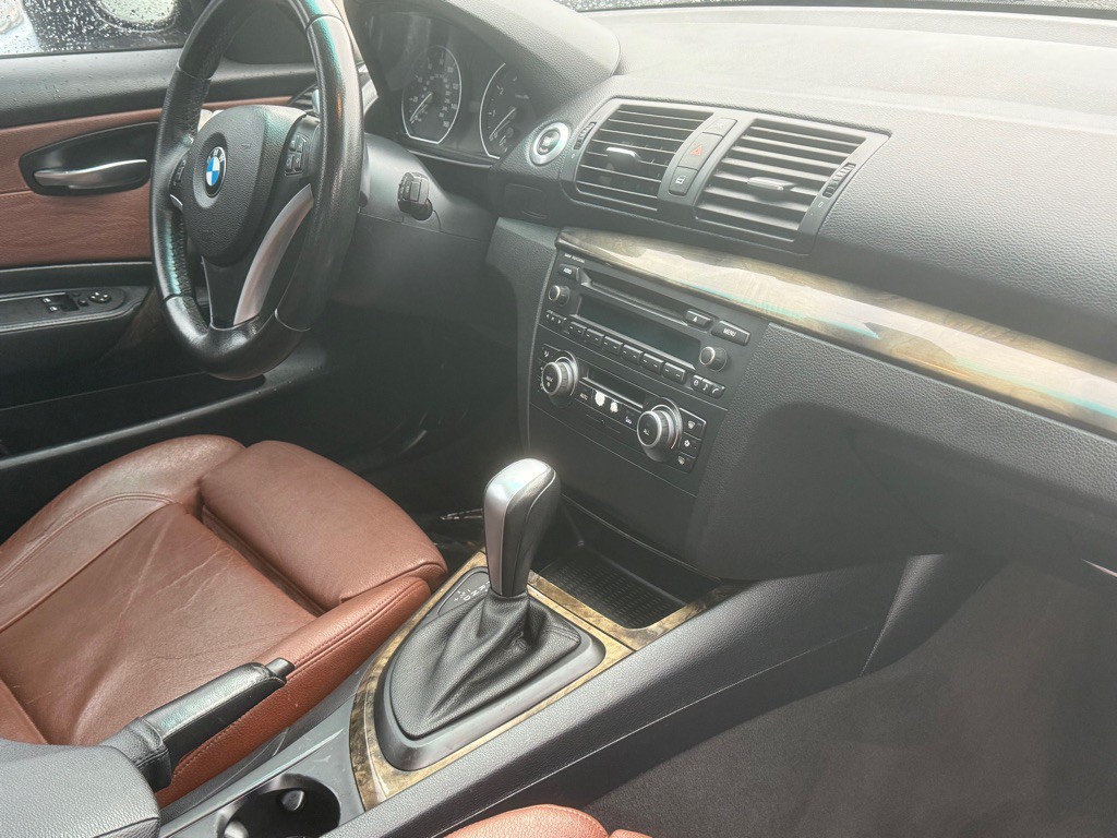 2010 BMW 1 Series Image 12