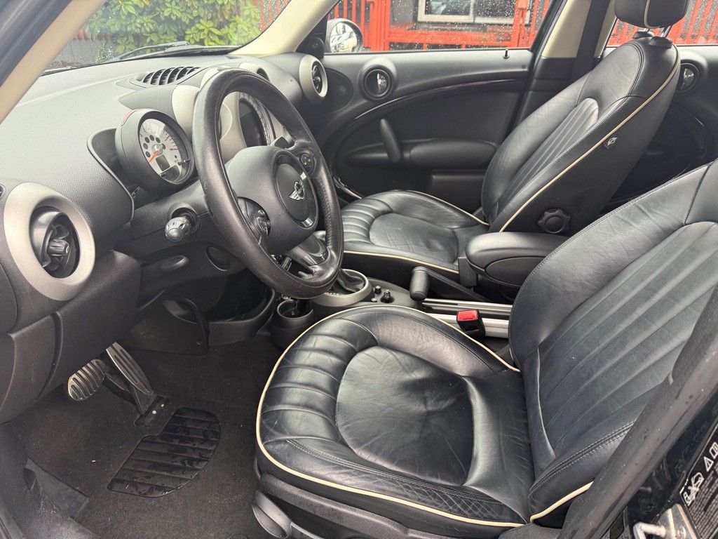 2012 MINI Countryman Image 9