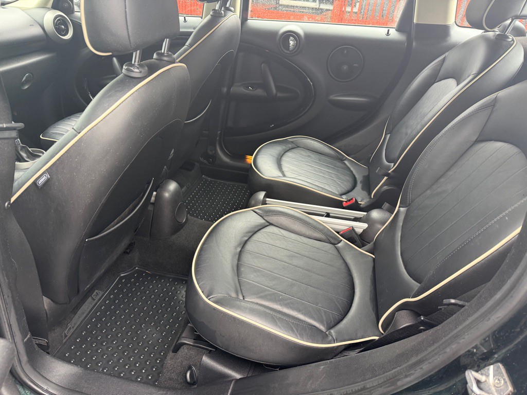 2012 MINI Countryman Image 10