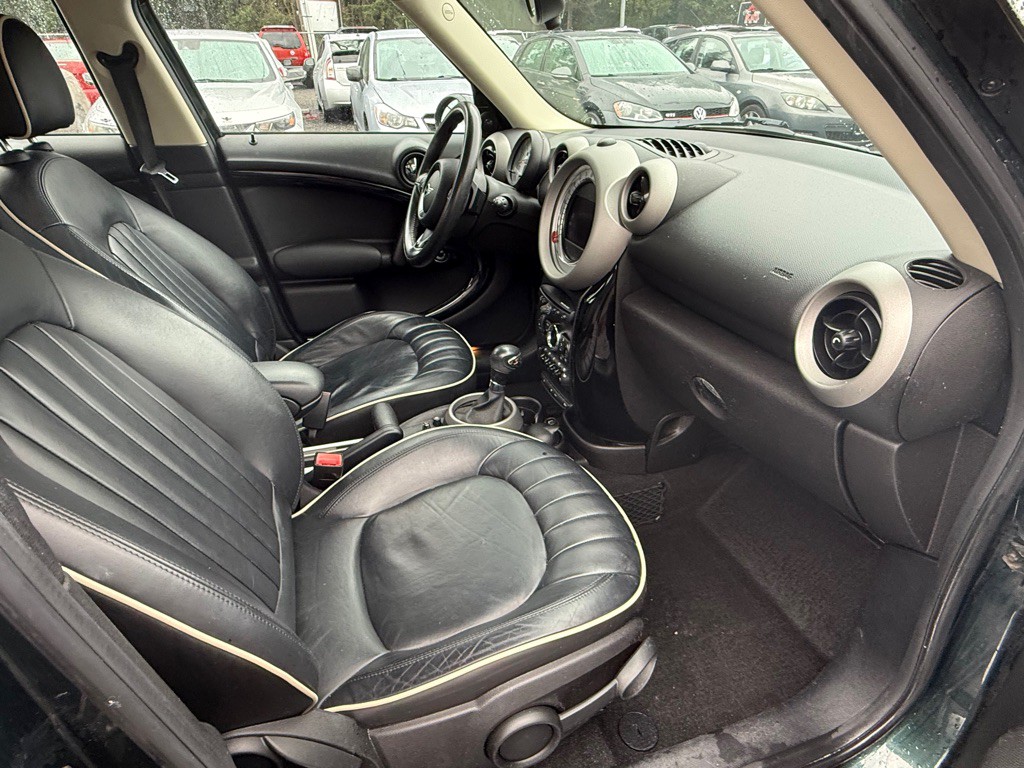 2012 MINI Countryman Image 14