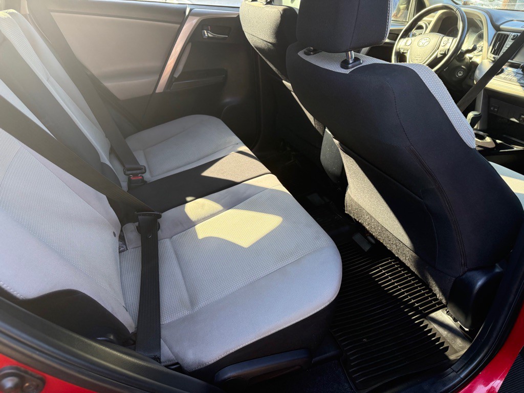 2017 Toyota Rav4 Image 12