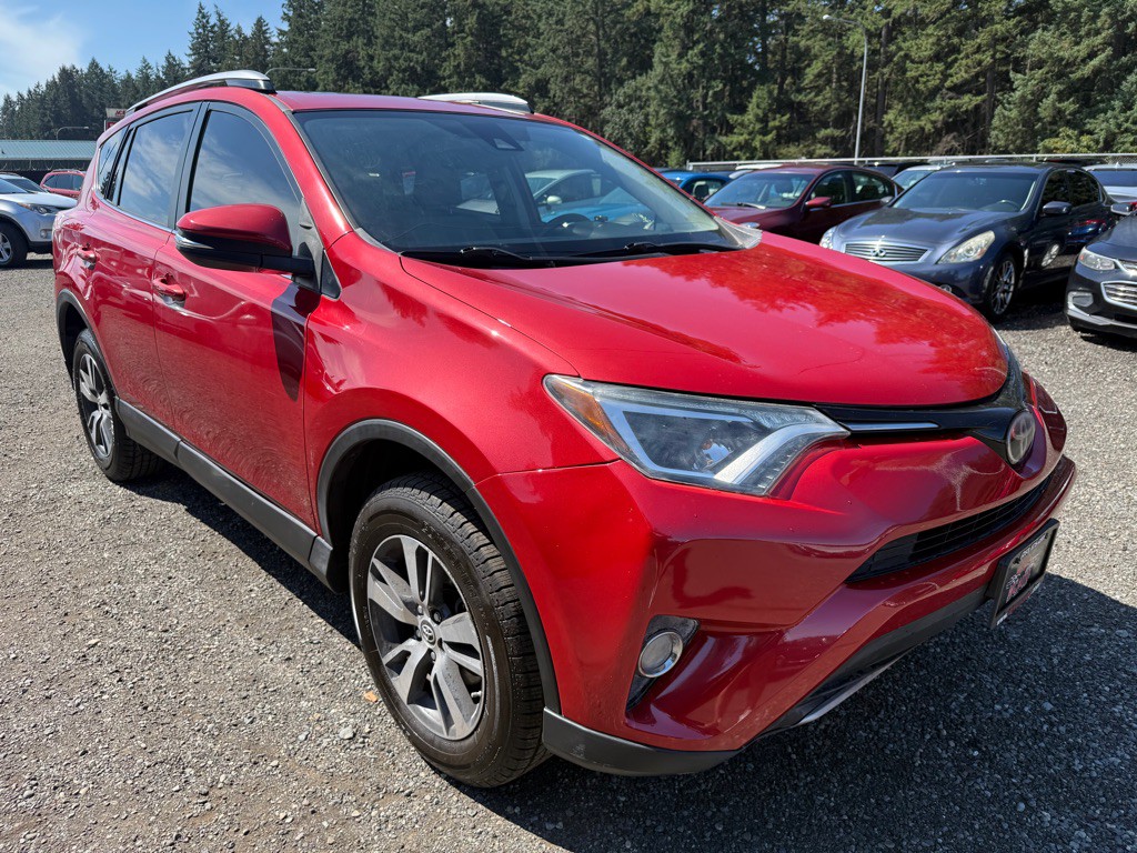 2017 Toyota Rav4 Image 2