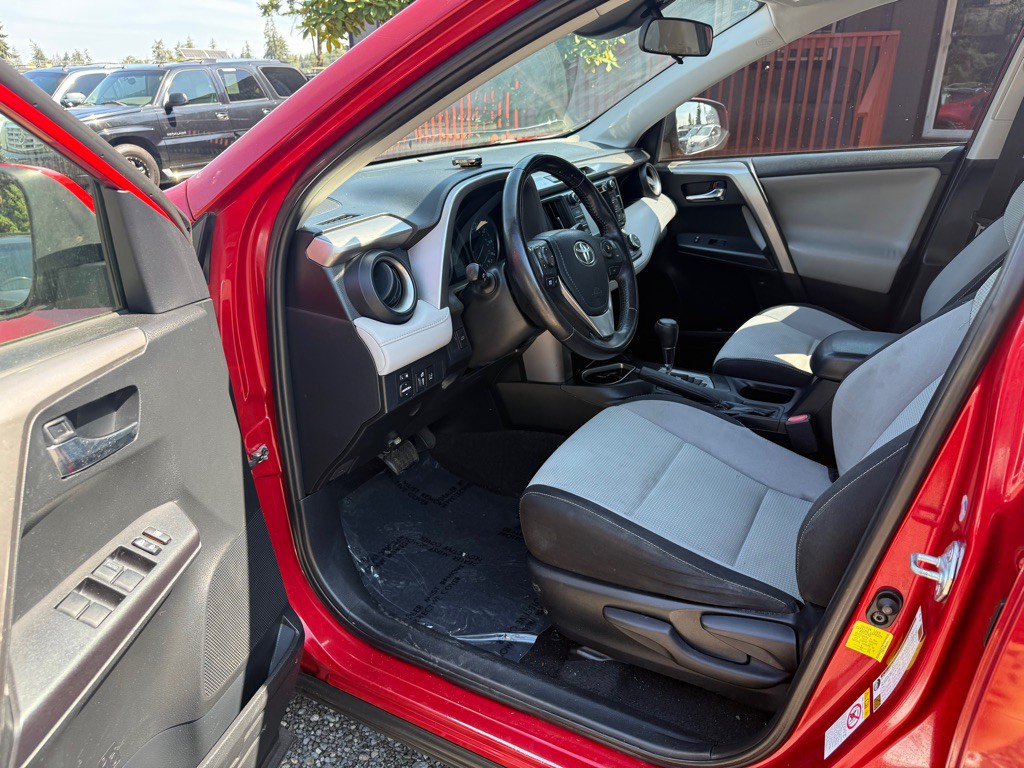 2017 Toyota Rav4 Image 9