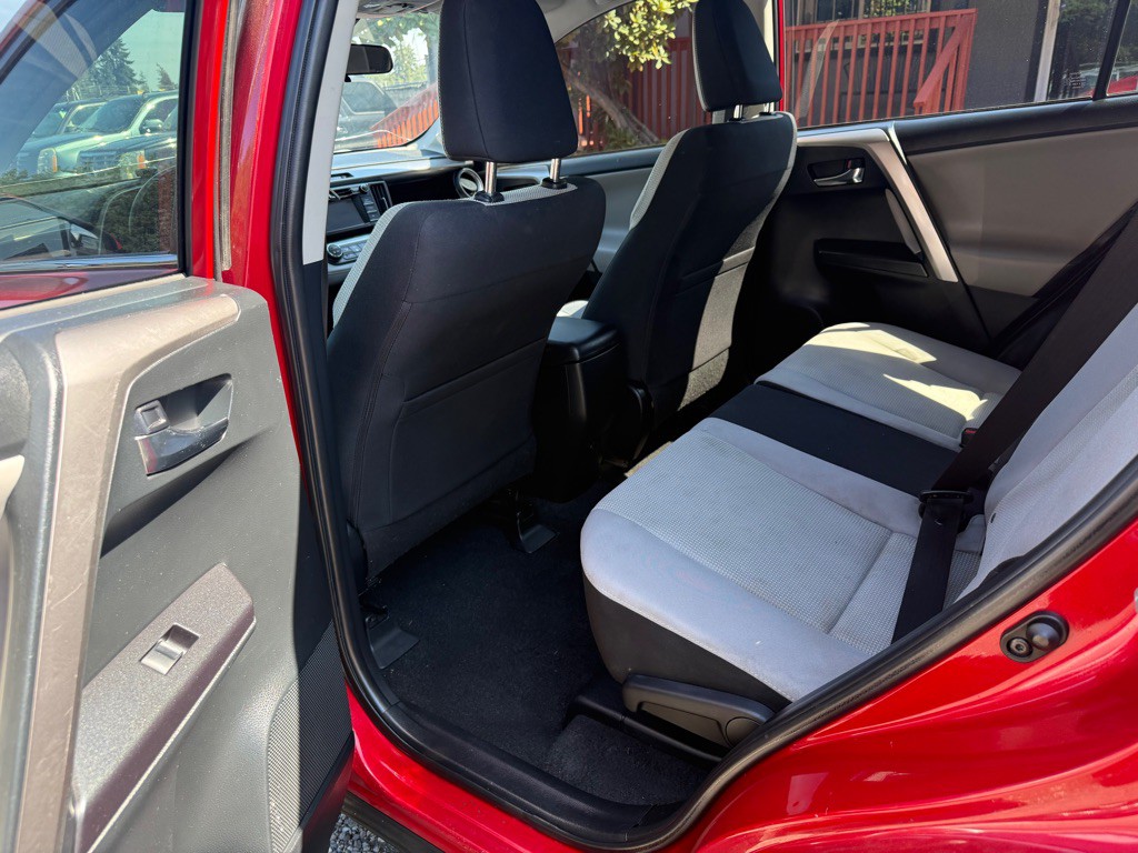 2017 Toyota Rav4 Image 10