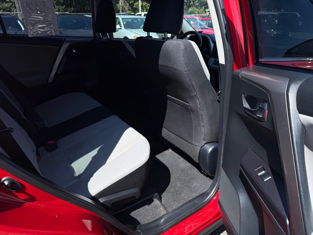 2017 Toyota Rav4 Image 12