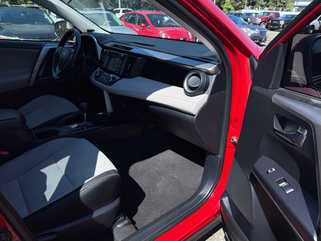 2017 Toyota Rav4 Image 13