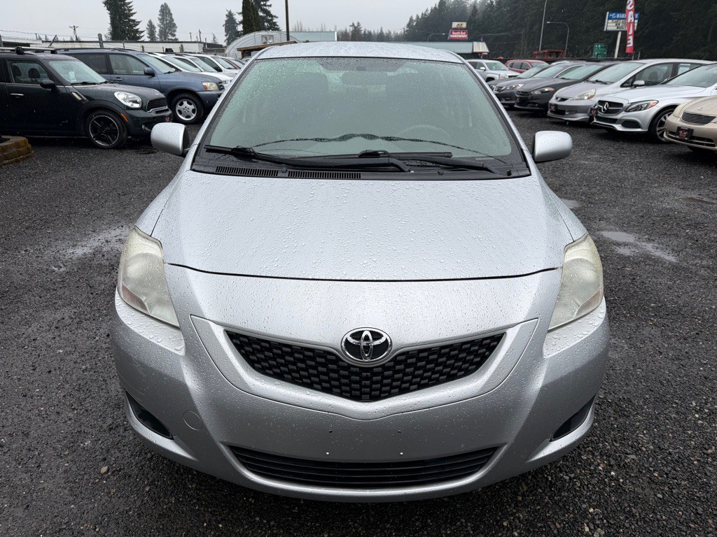 2012 Toyota Yaris Image 3