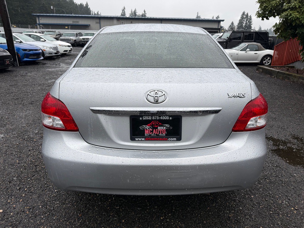 2012 Toyota Yaris Image 7