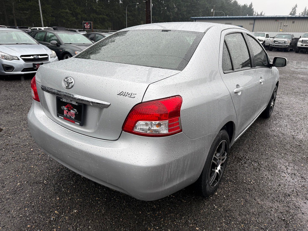 2012 Toyota Yaris Image 8