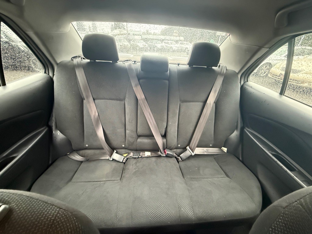 2012 Toyota Yaris Image 13