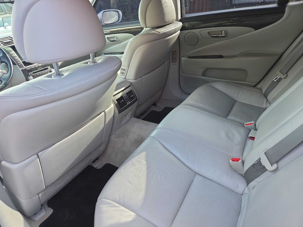 2012 Lexus LS 460 Image 10