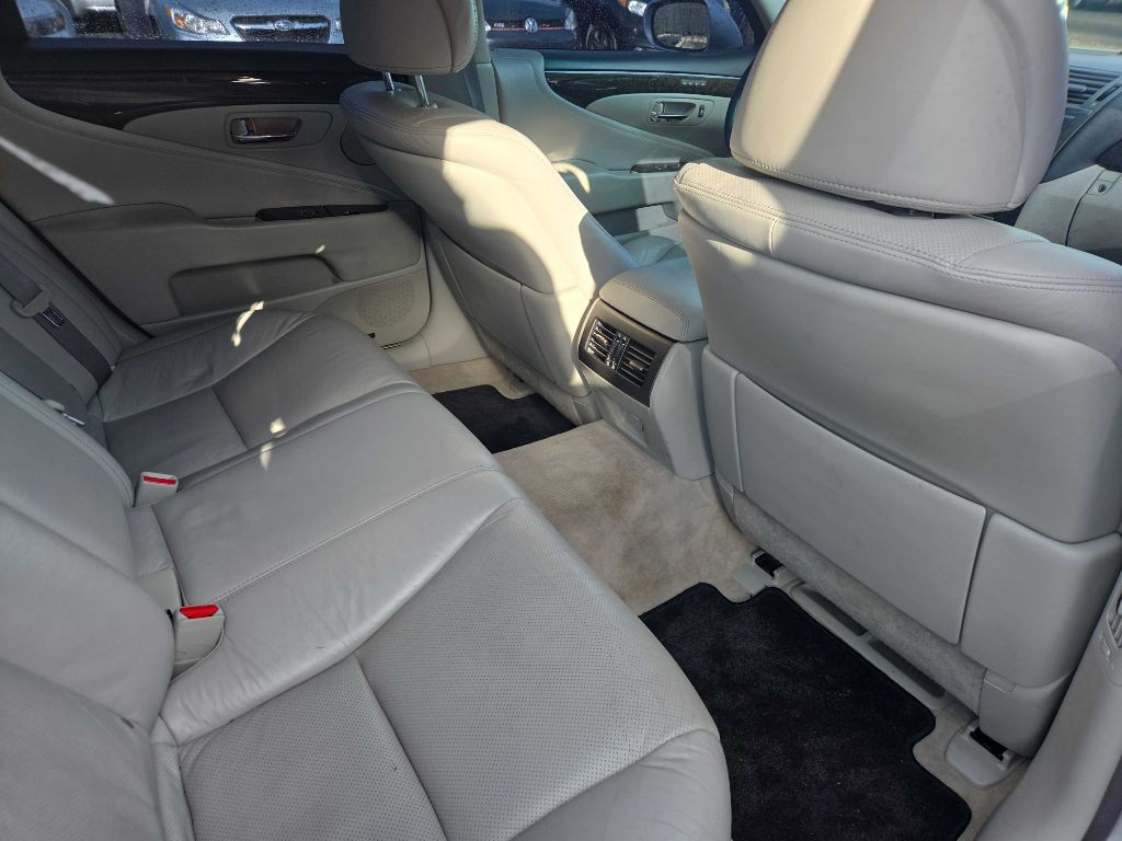 2012 Lexus LS 460 Image 11
