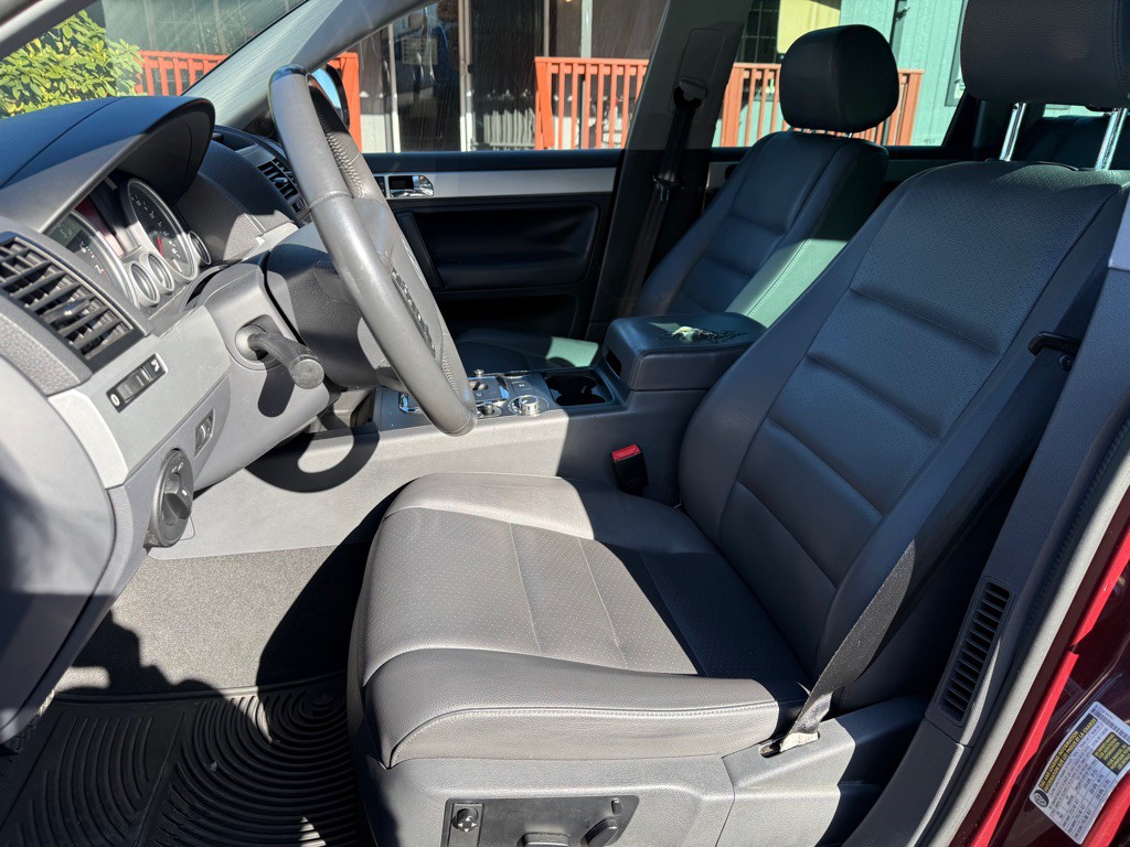 2008 Volkswagen Touareg Image 9