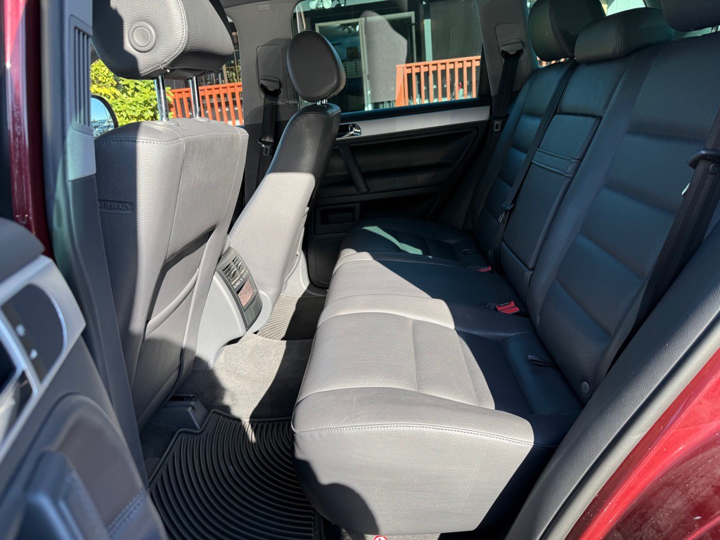 2008 Volkswagen Touareg Image 10