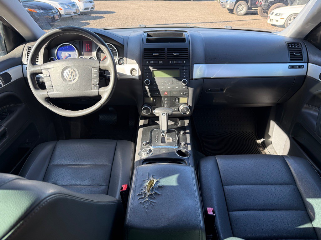 2008 Volkswagen Touareg Image 16