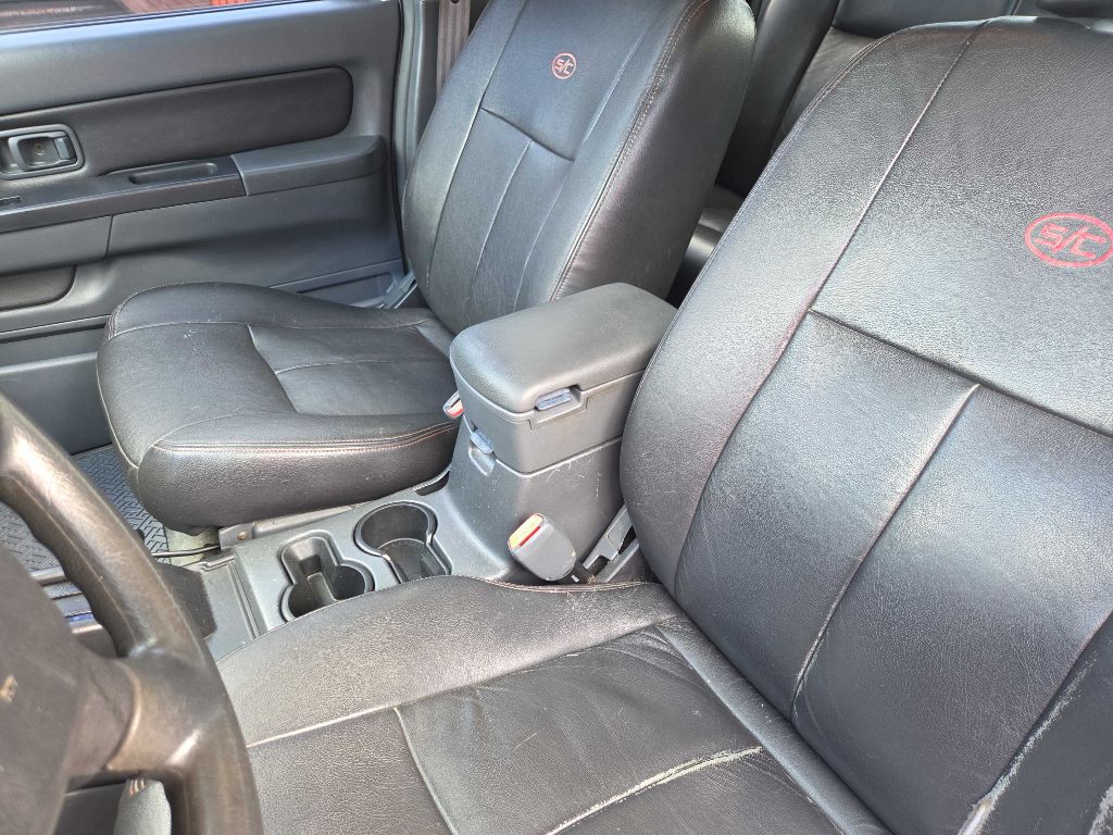 2003 Nissan Frontier Image 12